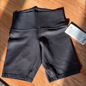 NWT lululemon athletica Black Shine 8” High-Rise Align Shorts